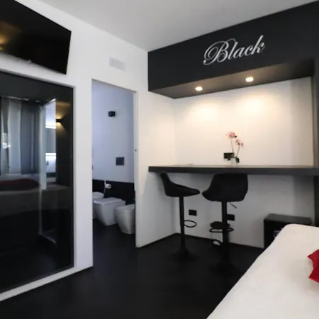 דירה Blackwhite *