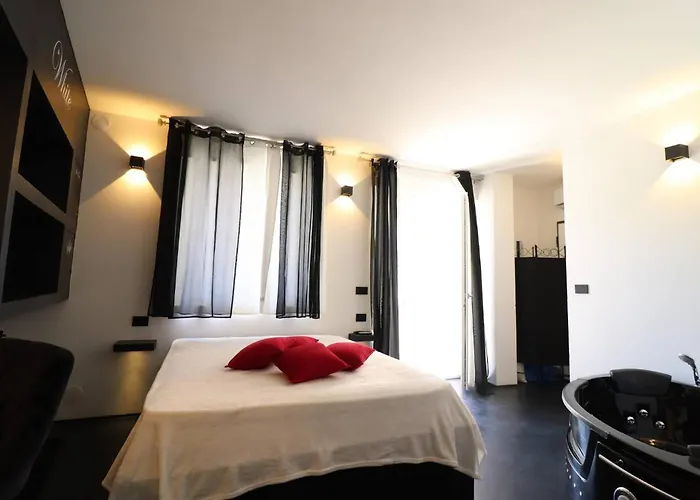 Blackwhite Apartment *